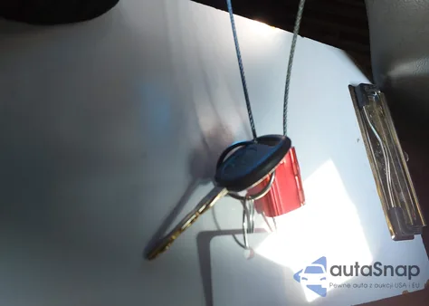 2001 Chevrolet Express from USA, damaged, VIN 1GCGG25R511245952